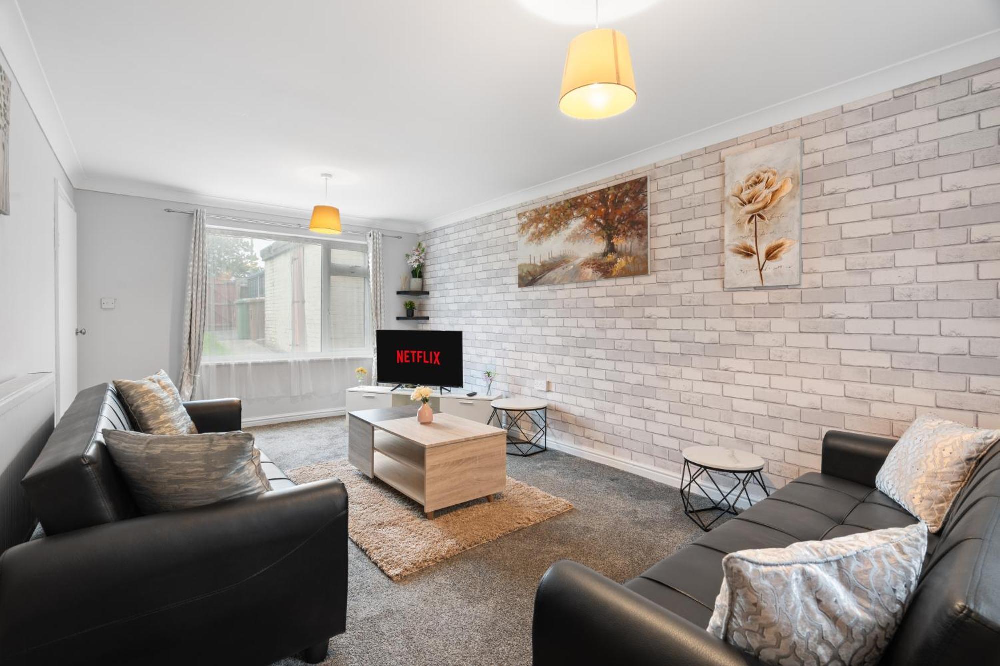 A Charming 3 Bed Home Next To Nec And Birmingham International Airport Marston Green Exterior photo