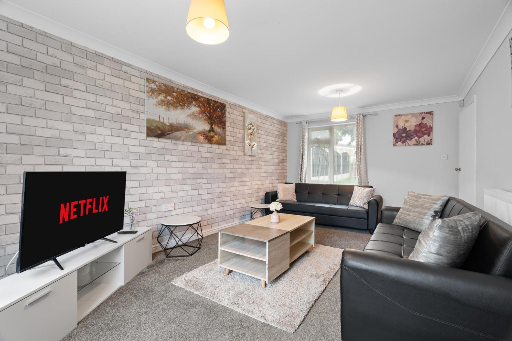 A Charming 3 Bed Home Next To Nec And Birmingham International Airport Marston Green Exterior photo